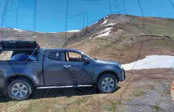 ISUZU D-MAX N60 BB avec hard top (sur mesure)